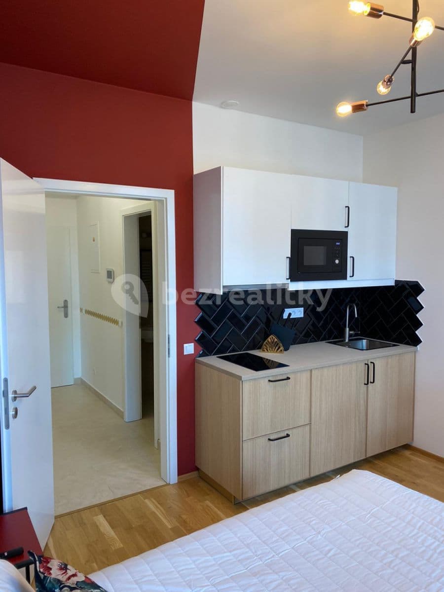 Prenájom bytu 1-izbový 24 m², Tyršova, Praha, Praha Prenájom bytu 1-izbový 24 m², Tyršova, Praha, Praha