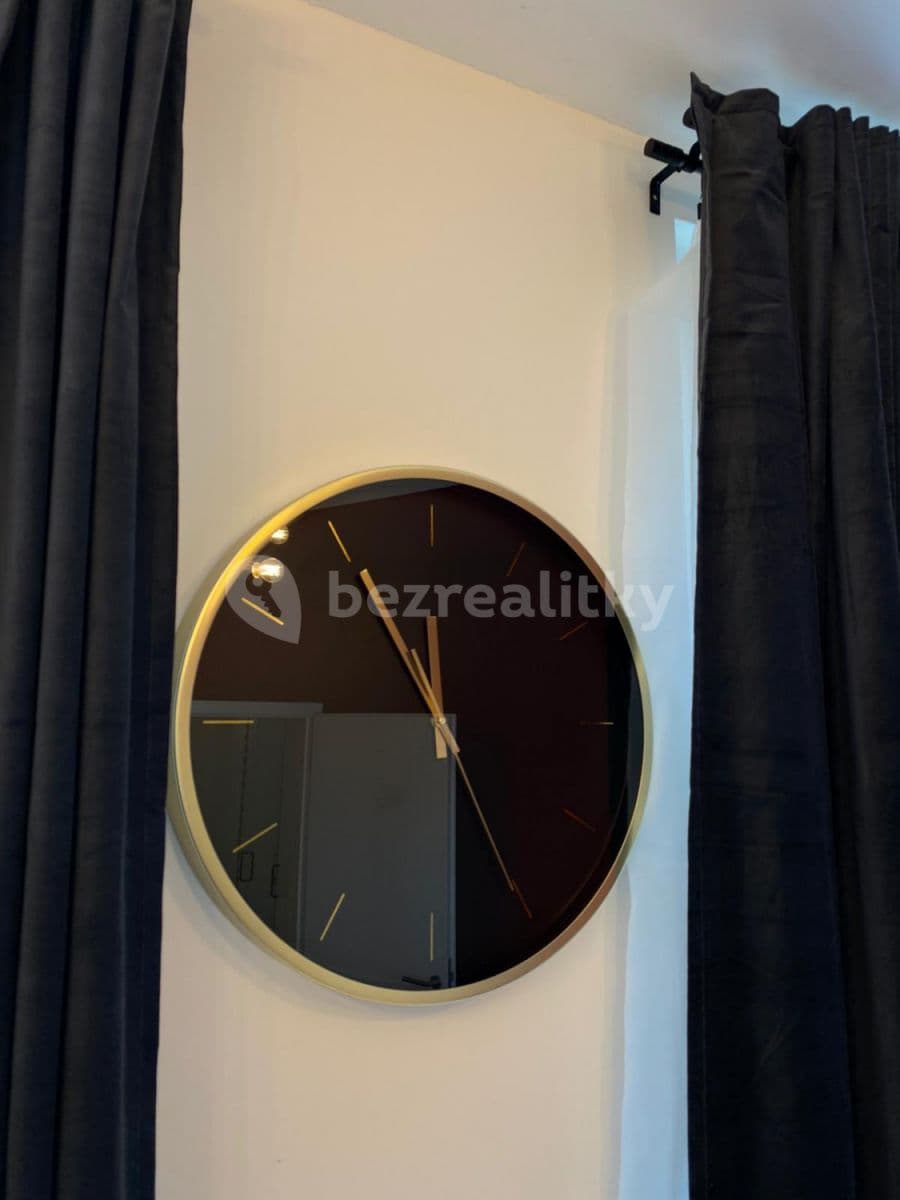 Prenájom bytu 1-izbový 24 m², Tyršova, Praha, Praha Prenájom bytu 1-izbový 24 m², Tyršova, Praha, Praha