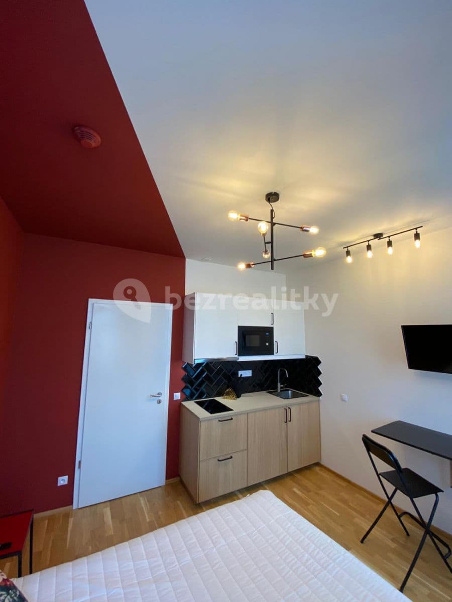 Prenájom bytu 1-izbový 24 m², Tyršova, Praha, Praha Prenájom bytu 1-izbový 24 m², Tyršova, Praha, Praha
