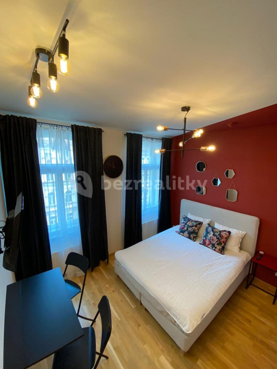 Prenájom bytu 1-izbový 24 m², Tyršova, Praha, Praha Prenájom bytu 1-izbový 24 m², Tyršova, Praha, Praha