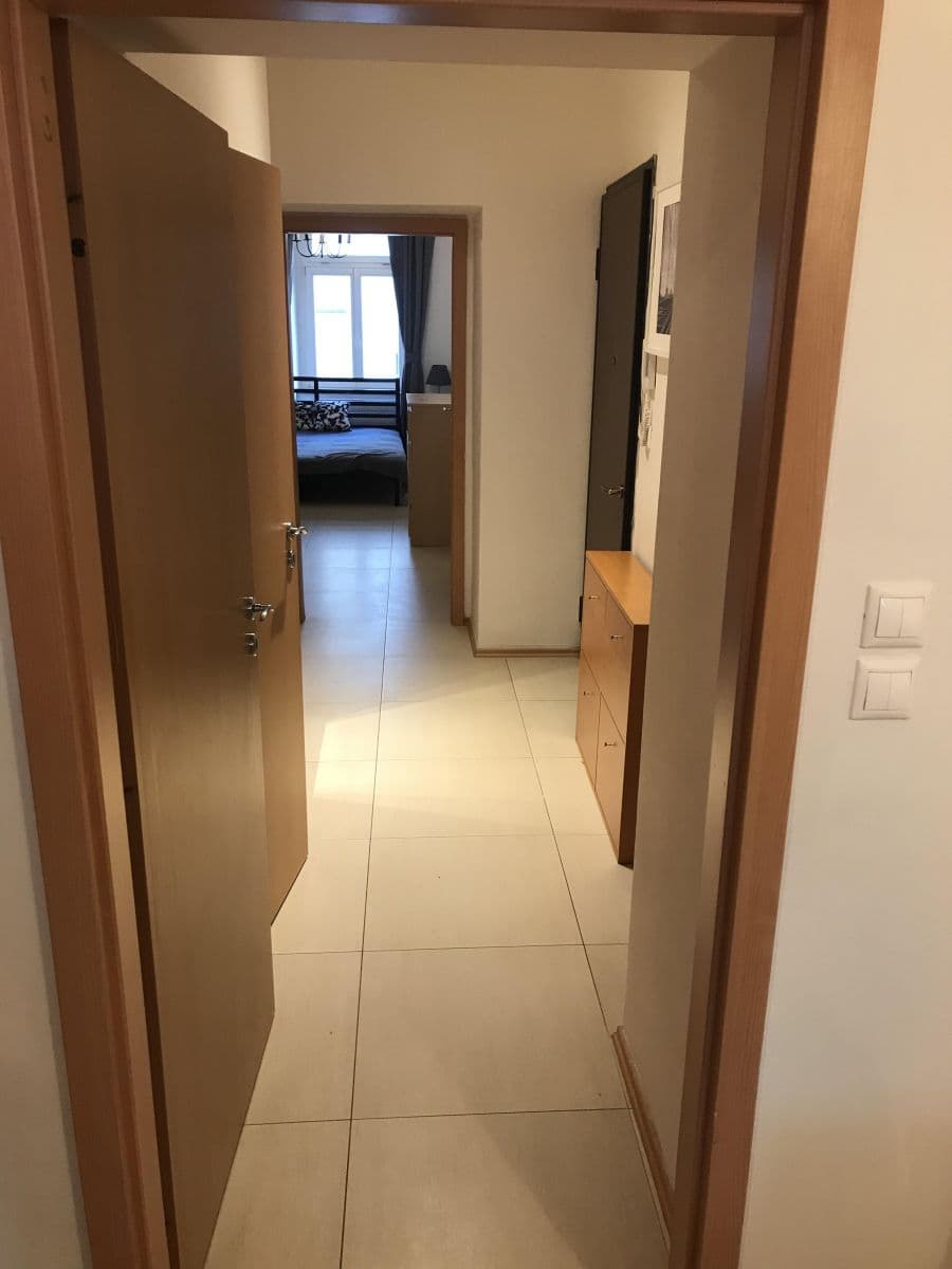 Prenájom bytu 3-izbový 65 m², Táboritská, Praha, Praha Prenájom bytu 3-izbový 65 m², Táboritská, Praha, Praha
