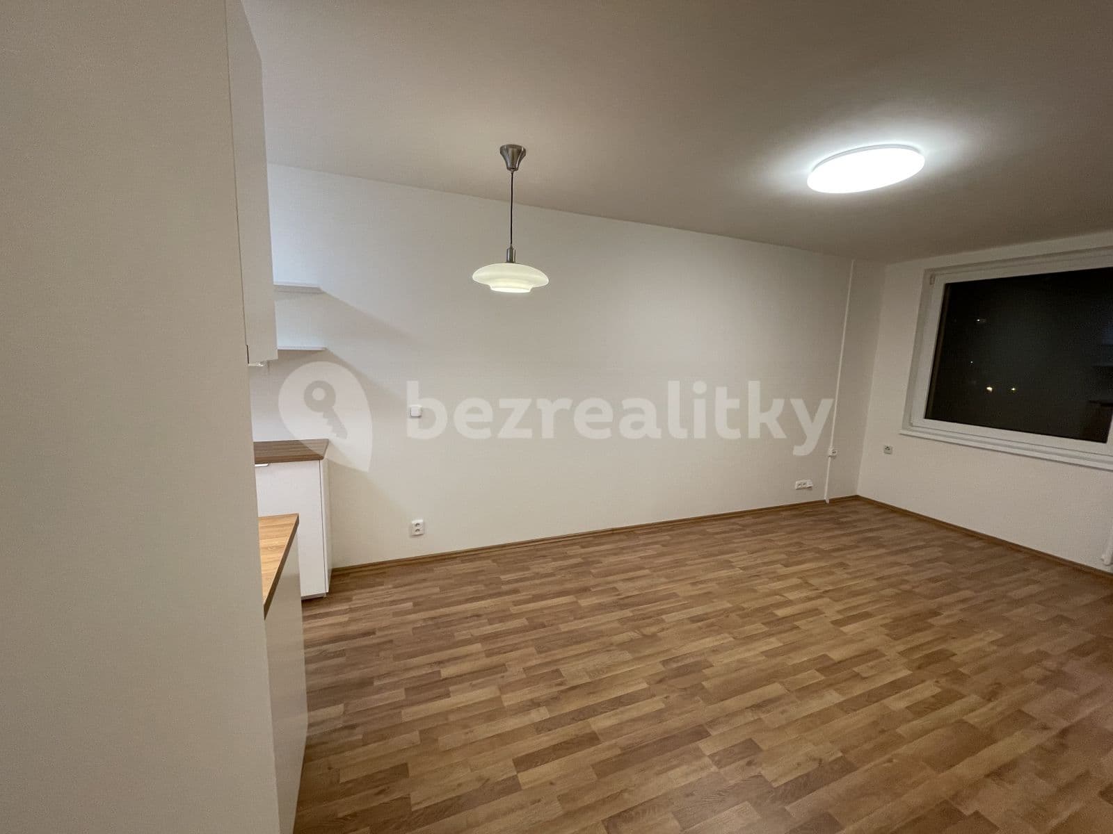 Prenájom bytu 2-izbový 45 m², Trávníčkova, Praha, Praha Prenájom bytu 2-izbový 45 m², Trávníčkova, Praha, Praha