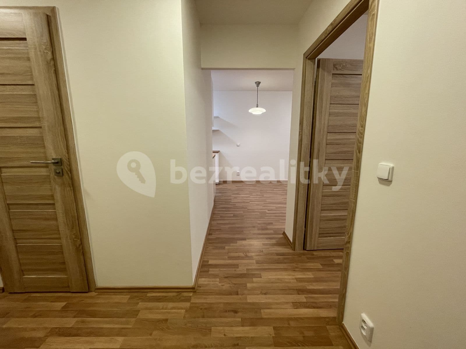 Prenájom bytu 2-izbový 45 m², Trávníčkova, Praha, Praha Prenájom bytu 2-izbový 45 m², Trávníčkova, Praha, Praha