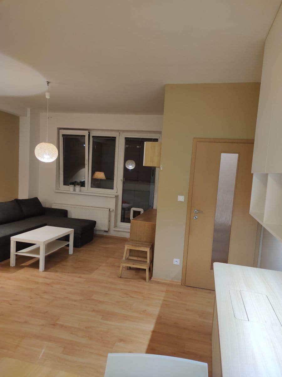 Prenájom bytu 1-izbový 38 m², Na Tabulovém vrchu, Olomouc, Olomoucký kraj Prenájom bytu 1-izbový 38 m², Na Tabulovém vrchu, Olomouc, Olomoucký kraj