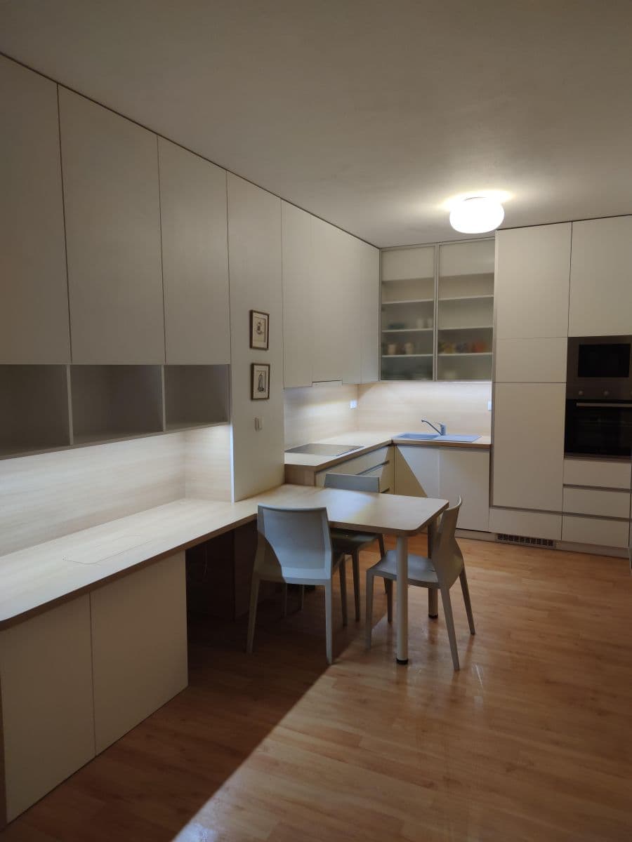 Prenájom bytu 1-izbový 38 m², Na Tabulovém vrchu, Olomouc, Olomoucký kraj Prenájom bytu 1-izbový 38 m², Na Tabulovém vrchu, Olomouc, Olomoucký kraj