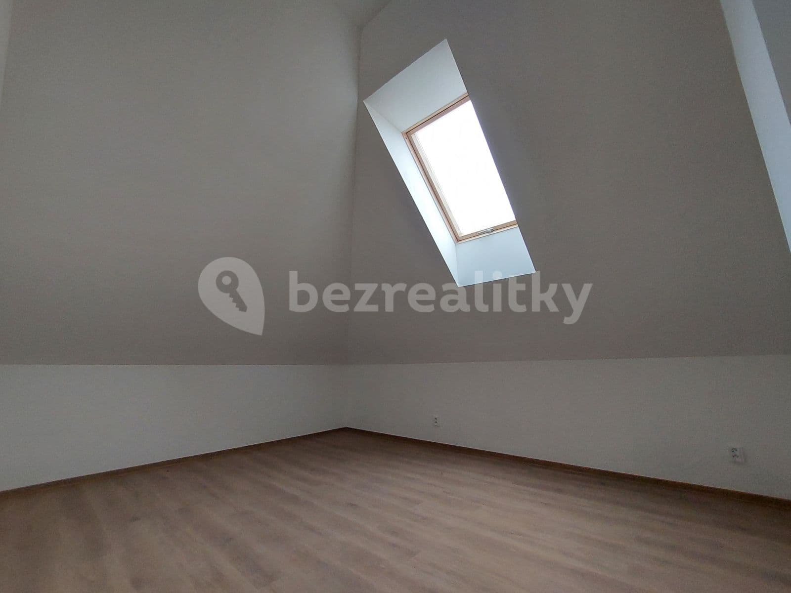 Prenájom bytu 3-izbový 602 m², K Novému dvoru, Praha, Praha Prenájom bytu 3-izbový 602 m², K Novému dvoru, Praha, Praha