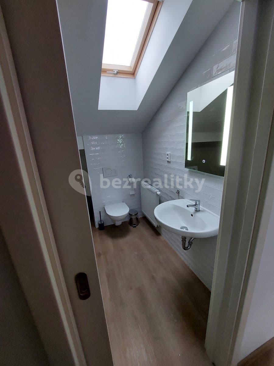 Prenájom bytu 3-izbový 602 m², K Novému dvoru, Praha, Praha Prenájom bytu 3-izbový 602 m², K Novému dvoru, Praha, Praha