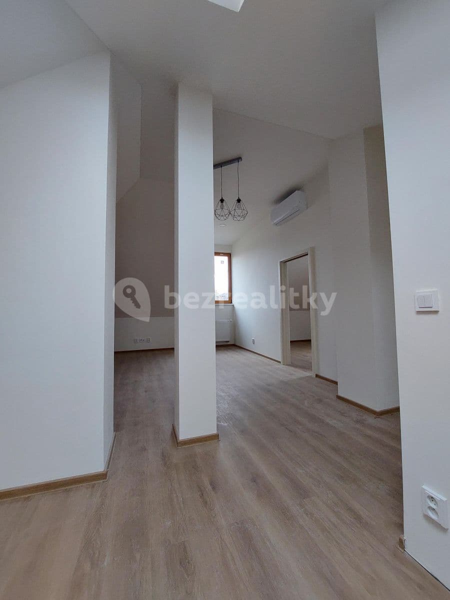 Prenájom bytu 3-izbový 602 m², K Novému dvoru, Praha, Praha Prenájom bytu 3-izbový 602 m², K Novému dvoru, Praha, Praha