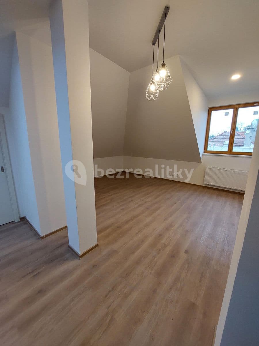 Prenájom bytu 3-izbový 602 m², K Novému dvoru, Praha, Praha Prenájom bytu 3-izbový 602 m², K Novému dvoru, Praha, Praha