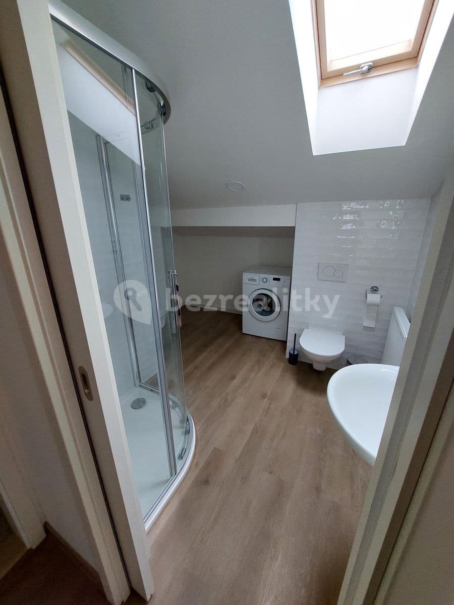 Prenájom bytu 3-izbový 602 m², K Novému dvoru, Praha, Praha Prenájom bytu 3-izbový 602 m², K Novému dvoru, Praha, Praha