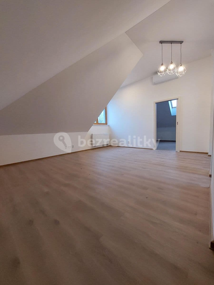 Prenájom bytu 3-izbový 602 m², K Novému dvoru, Praha, Praha Prenájom bytu 3-izbový 602 m², K Novému dvoru, Praha, Praha