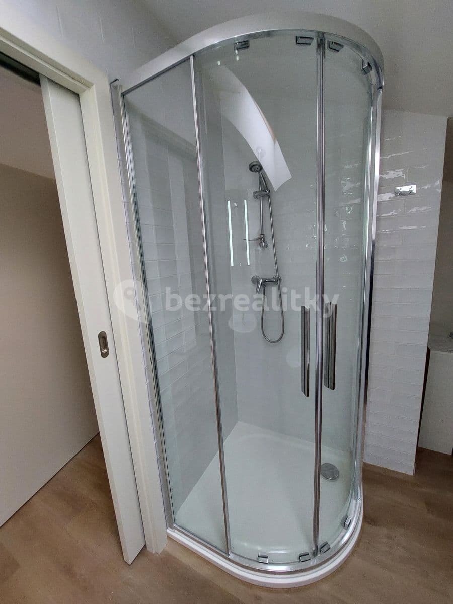 Prenájom bytu 3-izbový 602 m², K Novému dvoru, Praha, Praha Prenájom bytu 3-izbový 602 m², K Novému dvoru, Praha, Praha