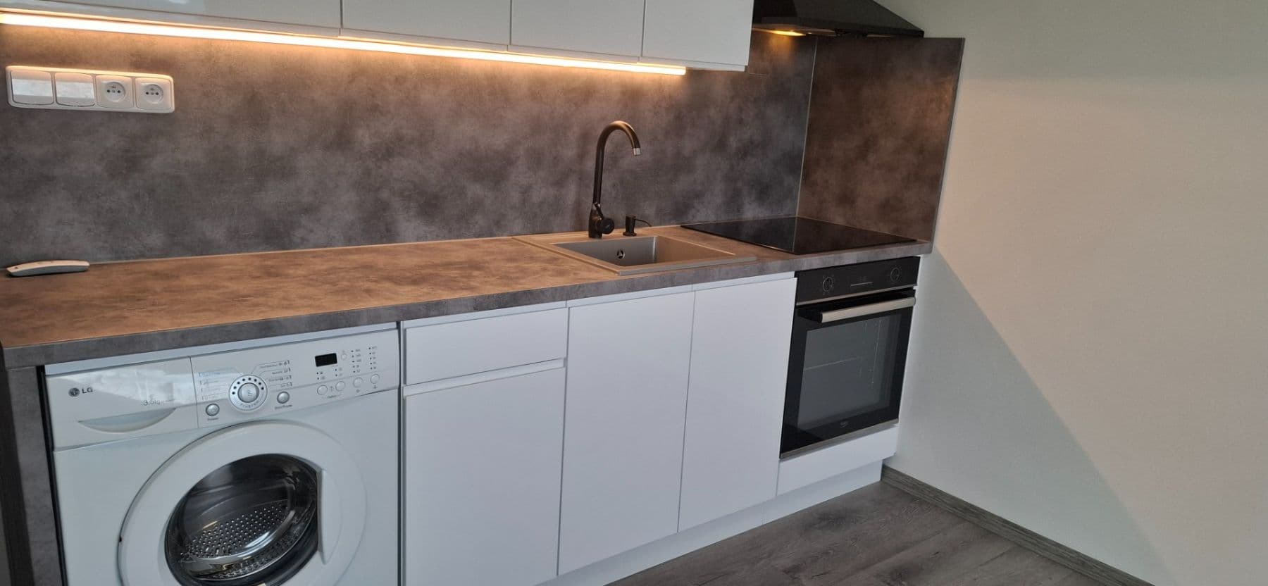 Prenájom bytu 2-izbový 40 m², Brandtova, Ústí nad Labem, Ústecký kraj Prenájom bytu 2-izbový 40 m², Brandtova, Ústí nad Labem, Ústecký kraj