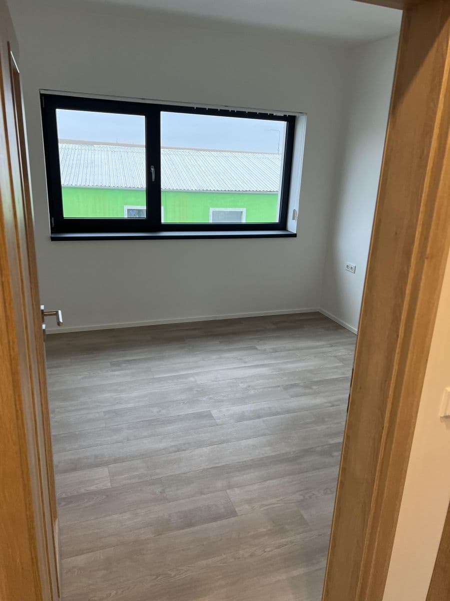 Prenájom bytu 3-izbový 75 m², Tismice, Středočeský kraj Prenájom bytu 3-izbový 75 m², Tismice, Středočeský kraj