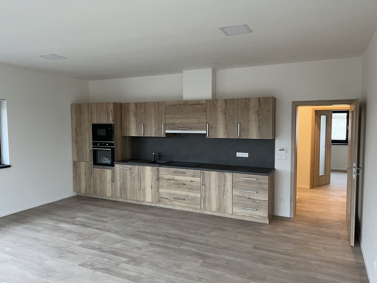 Prenájom bytu 3-izbový 75 m², Tismice, Středočeský kraj Prenájom bytu 3-izbový 75 m², Tismice, Středočeský kraj