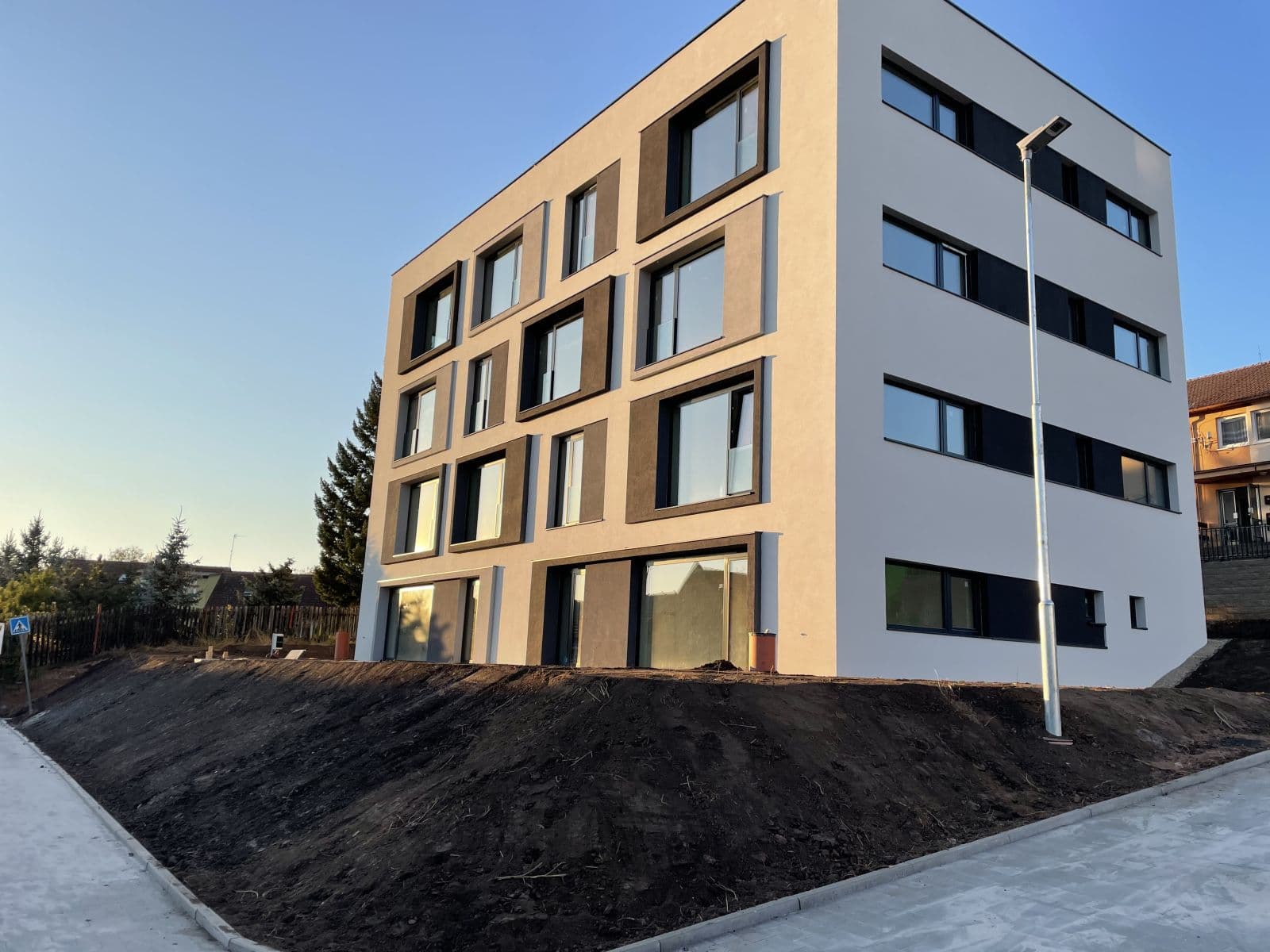 Prenájom bytu 3-izbový 75 m², Tismice, Středočeský kraj Prenájom bytu 3-izbový 75 m², Tismice, Středočeský kraj