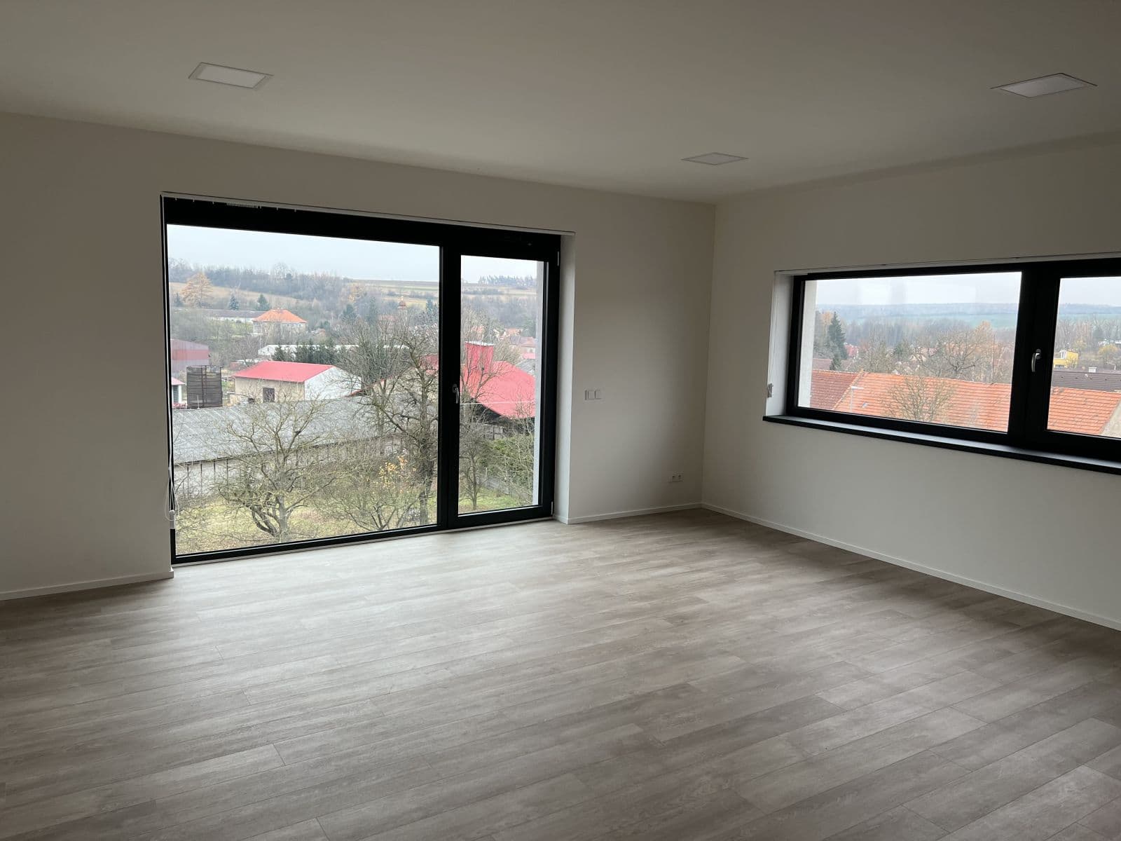 Prenájom bytu 3-izbový 75 m², Tismice, Středočeský kraj Prenájom bytu 3-izbový 75 m², Tismice, Středočeský kraj