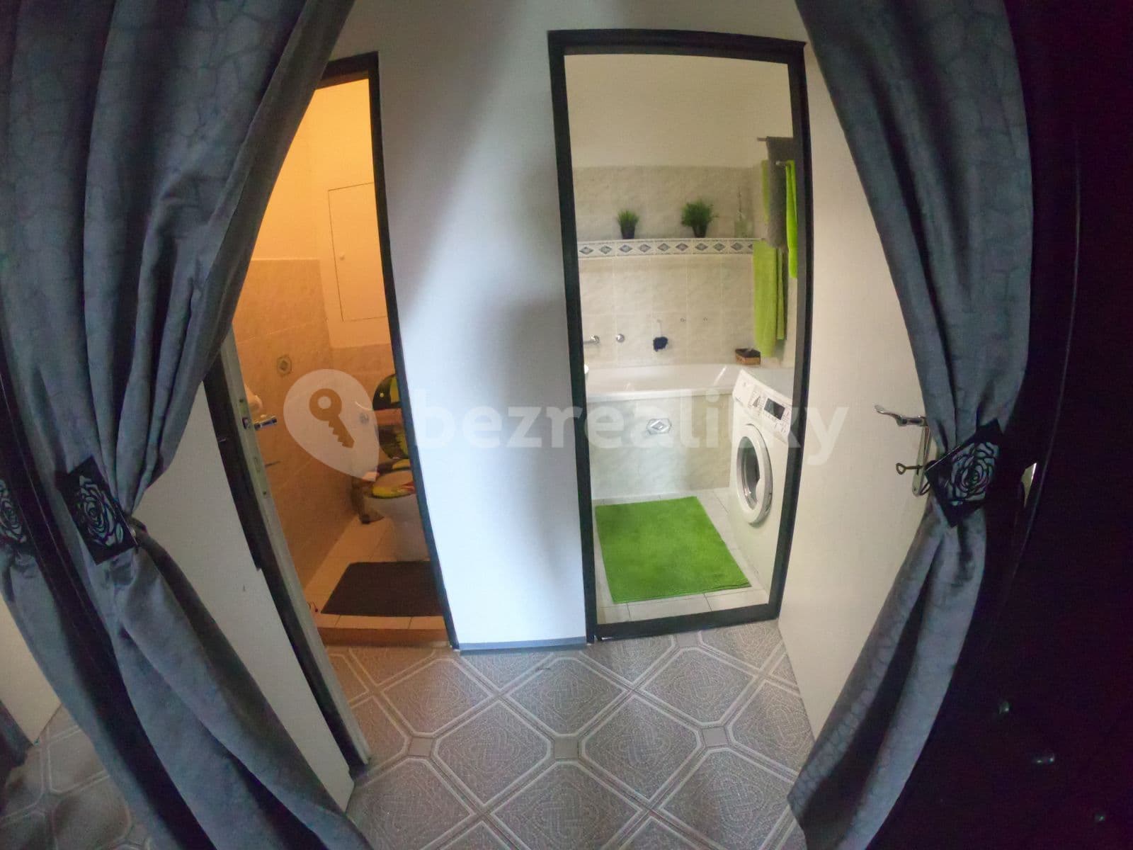 Prenájom bytu 3-izbový 85 m², Vackova, Praha, Praha Prenájom bytu 3-izbový 85 m², Vackova, Praha, Praha