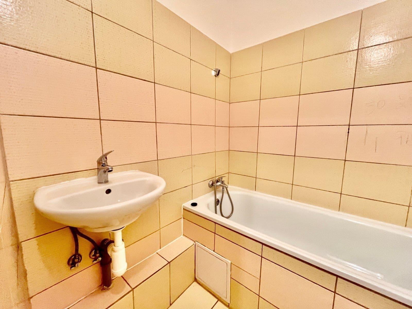 Prenájom bytu 2-izbový 40 m², Nad stadionem, Frýdek-Místek, Moravskoslezský kraj Prenájom bytu 2-izbový 40 m², Nad stadionem, Frýdek-Místek, Moravskoslezský kraj