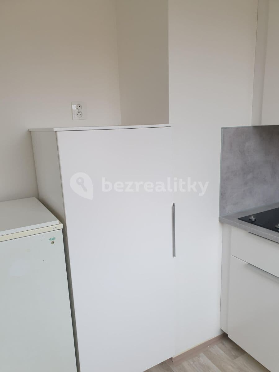 Prenájom bytu 1-izbový 30 m², Brodského, Praha, Praha Prenájom bytu 1-izbový 30 m², Brodského, Praha, Praha