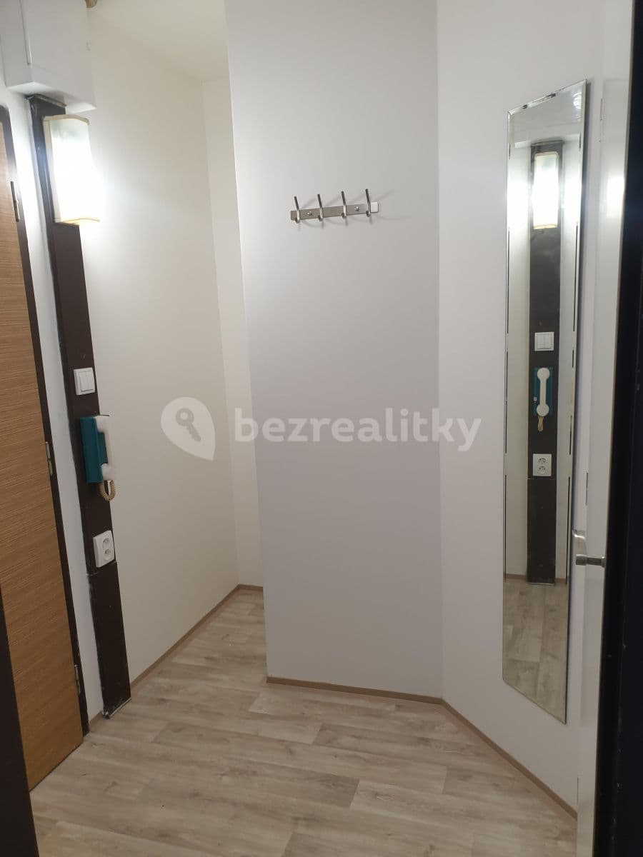 Prenájom bytu 1-izbový 30 m², Brodského, Praha, Praha Prenájom bytu 1-izbový 30 m², Brodského, Praha, Praha