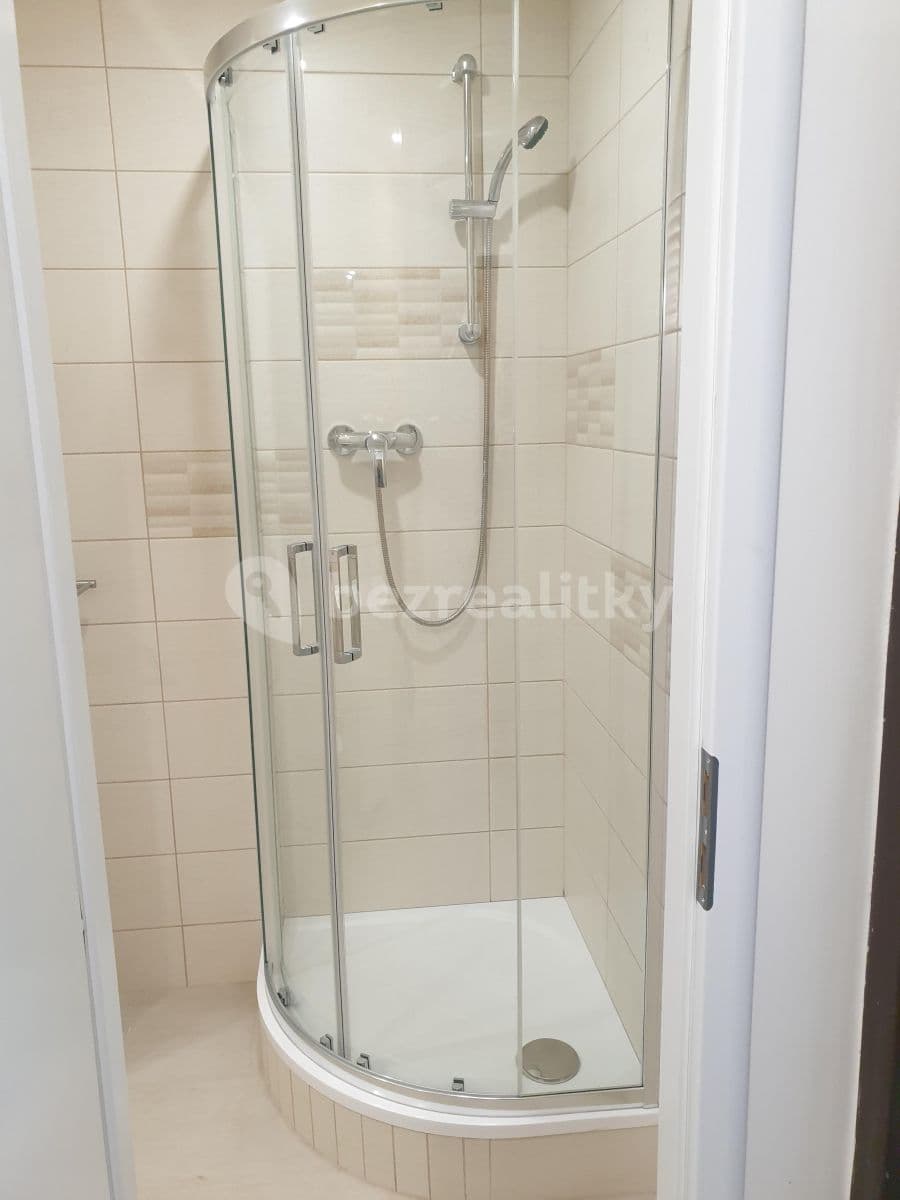 Prenájom bytu 1-izbový 30 m², Brodského, Praha, Praha Prenájom bytu 1-izbový 30 m², Brodského, Praha, Praha