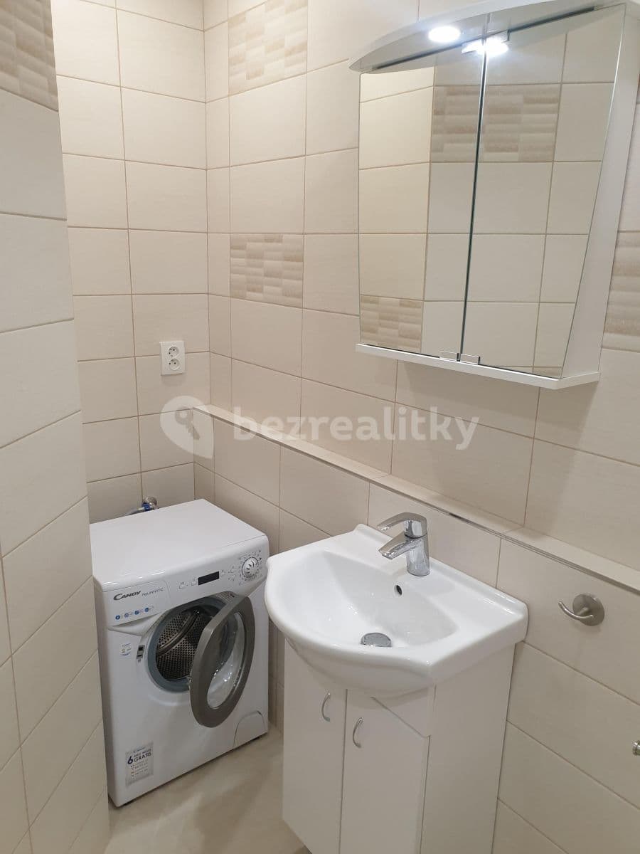 Prenájom bytu 1-izbový 30 m², Brodského, Praha, Praha Prenájom bytu 1-izbový 30 m², Brodského, Praha, Praha