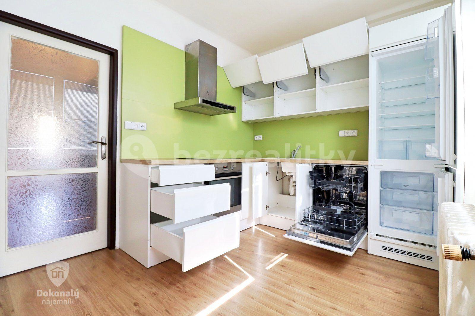 Prenájom bytu 3-izbový 84 m², Vrchlického, Kladno, Středočeský kraj