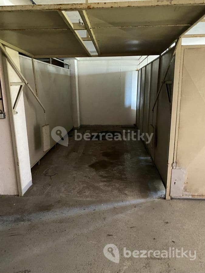 Prenájom garáže 13 m², K Dolům, Praha, Praha Prenájom garáže 13 m², K Dolům, Praha, Praha
