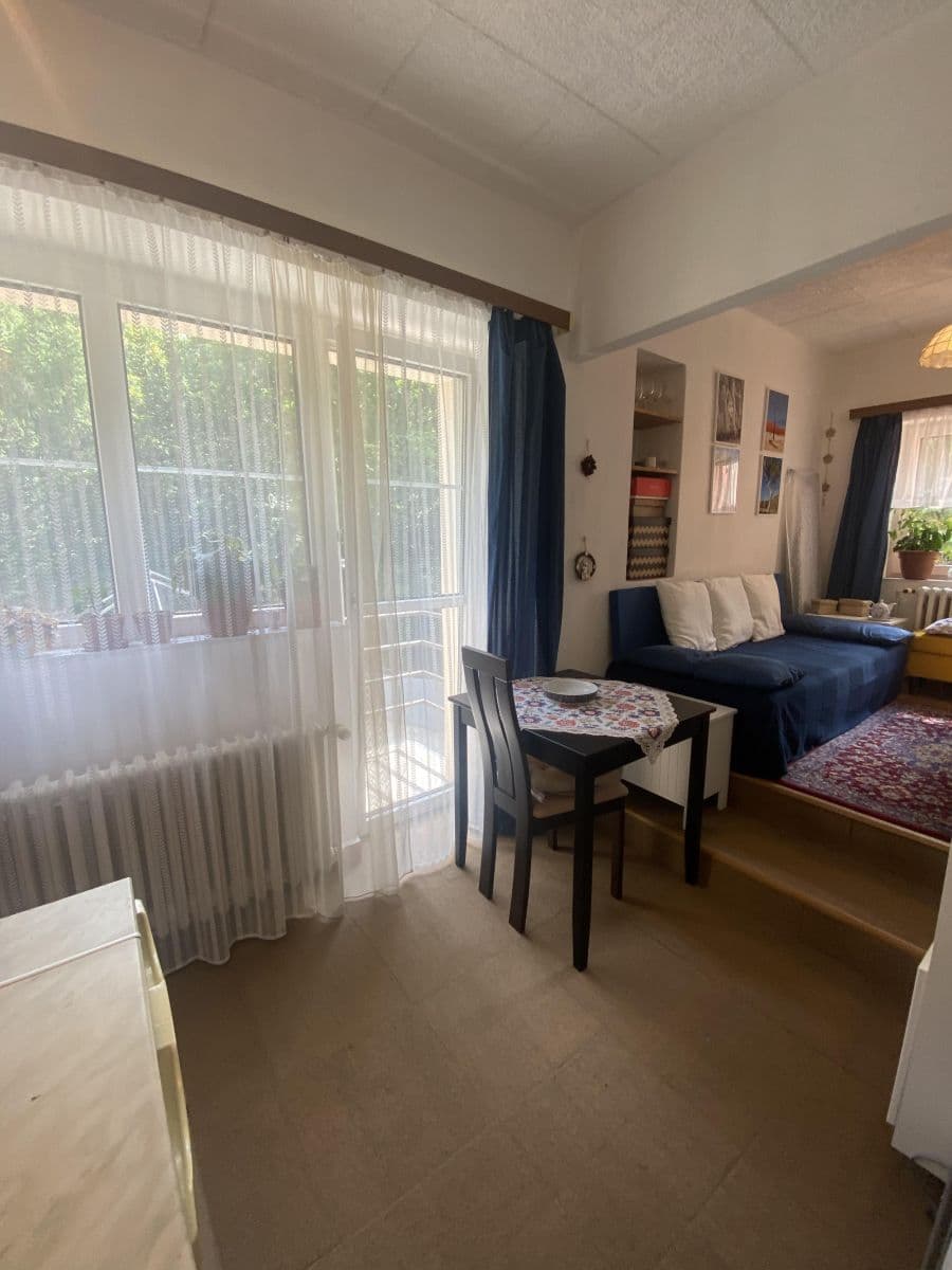Prenájom bytu Garsoniéra 19 m², Pod Kotlářkou, Praha, Praha Prenájom bytu Garsoniéra 19 m², Pod Kotlářkou, Praha, Praha