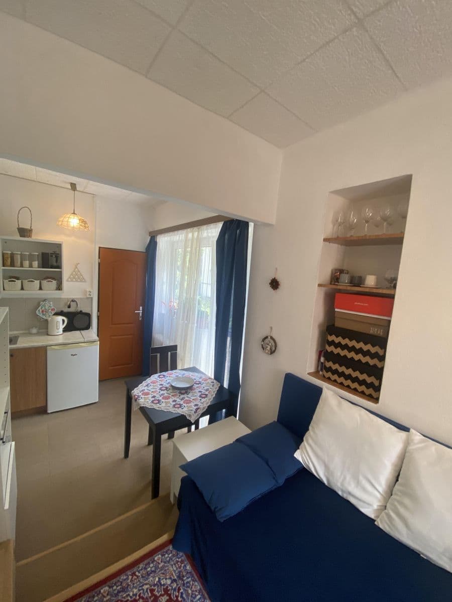 Prenájom bytu Garsoniéra 19 m², Pod Kotlářkou, Praha, Praha Prenájom bytu Garsoniéra 19 m², Pod Kotlářkou, Praha, Praha