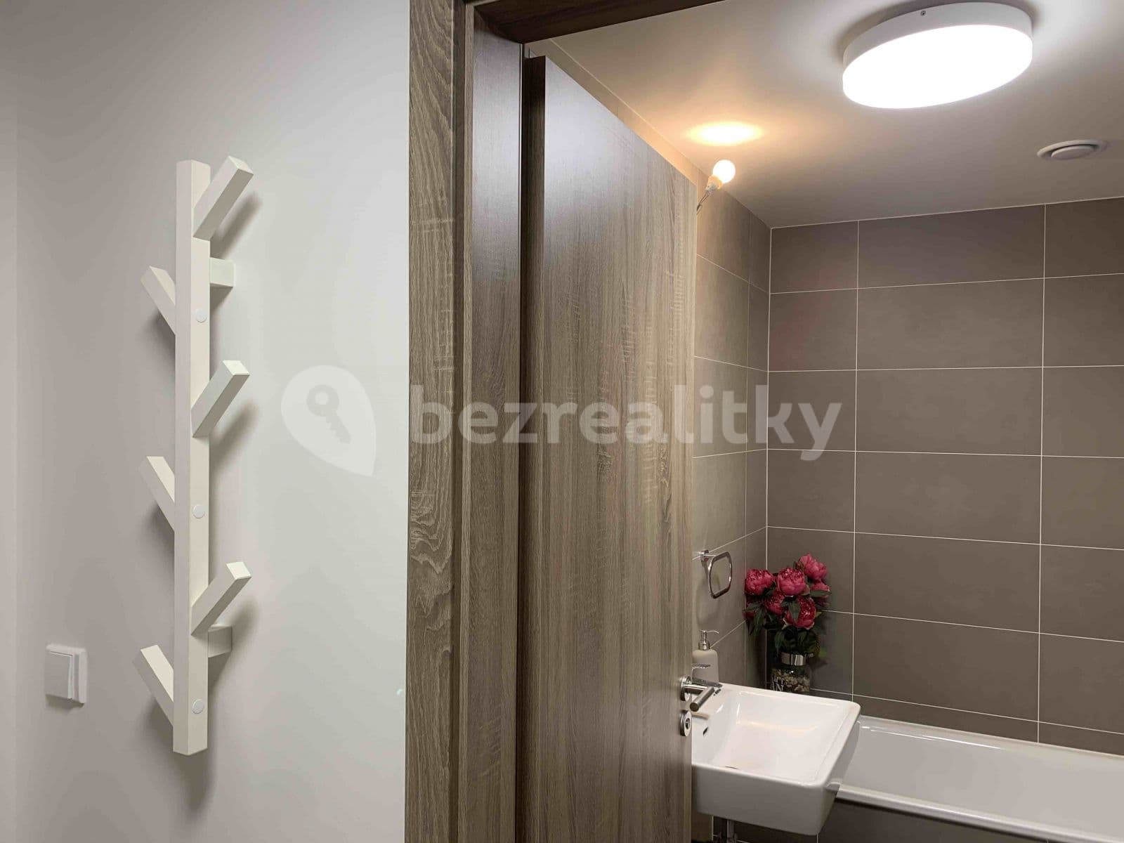 Prenájom bytu 1-izbový 34 m², U Pergamenky, Praha, Praha Prenájom bytu 1-izbový 34 m², U Pergamenky, Praha, Praha