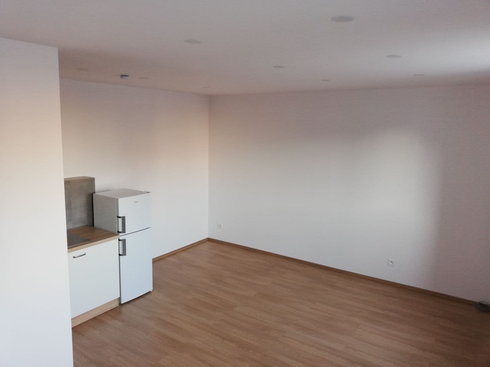 Prenájom bytu 1-izbový 32 m², Nerudova, Hradec Králové, Královéhradecký kraj Prenájom bytu 1-izbový 32 m², Nerudova, Hradec Králové, Královéhradecký kraj