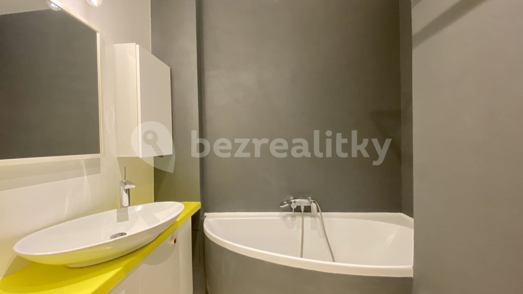 Prenájom bytu 1-izbový 45 m², Stupkova, Praha, Praha Prenájom bytu 1-izbový 45 m², Stupkova, Praha, Praha