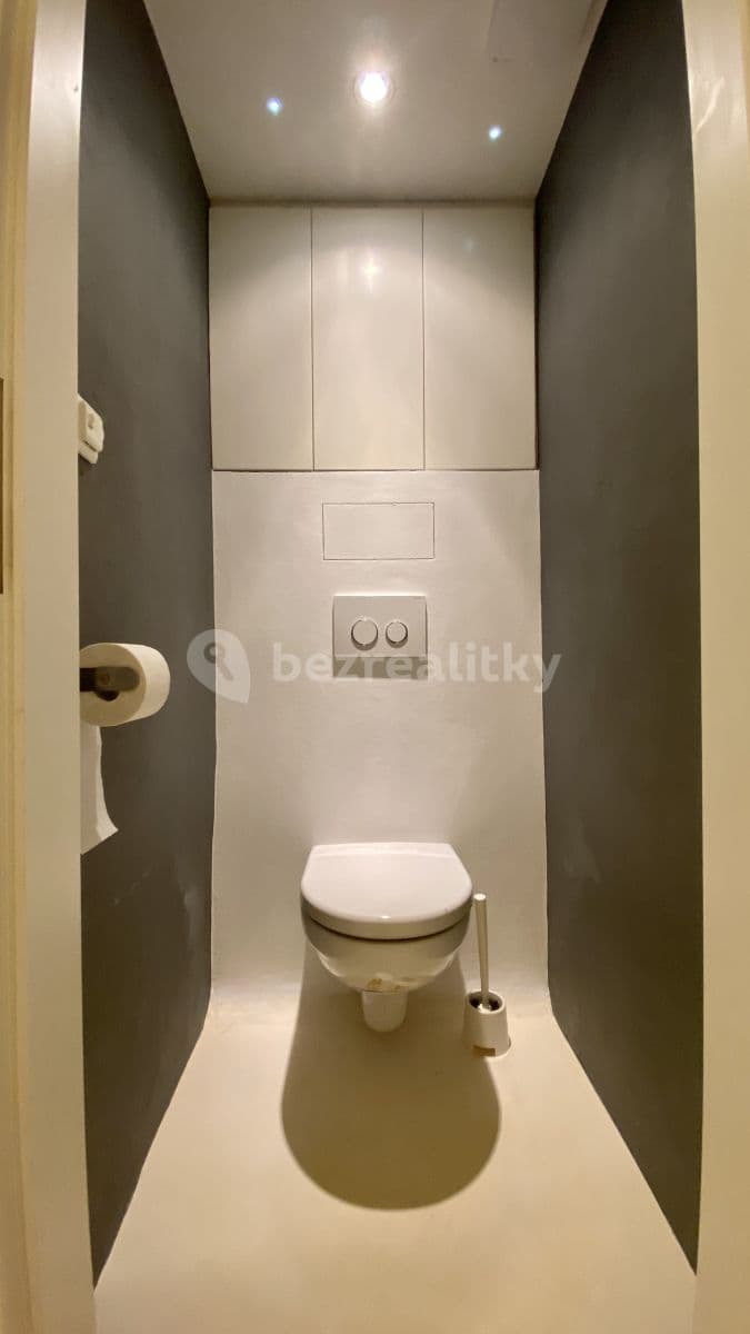 Prenájom bytu 1-izbový 45 m², Stupkova, Praha, Praha Prenájom bytu 1-izbový 45 m², Stupkova, Praha, Praha