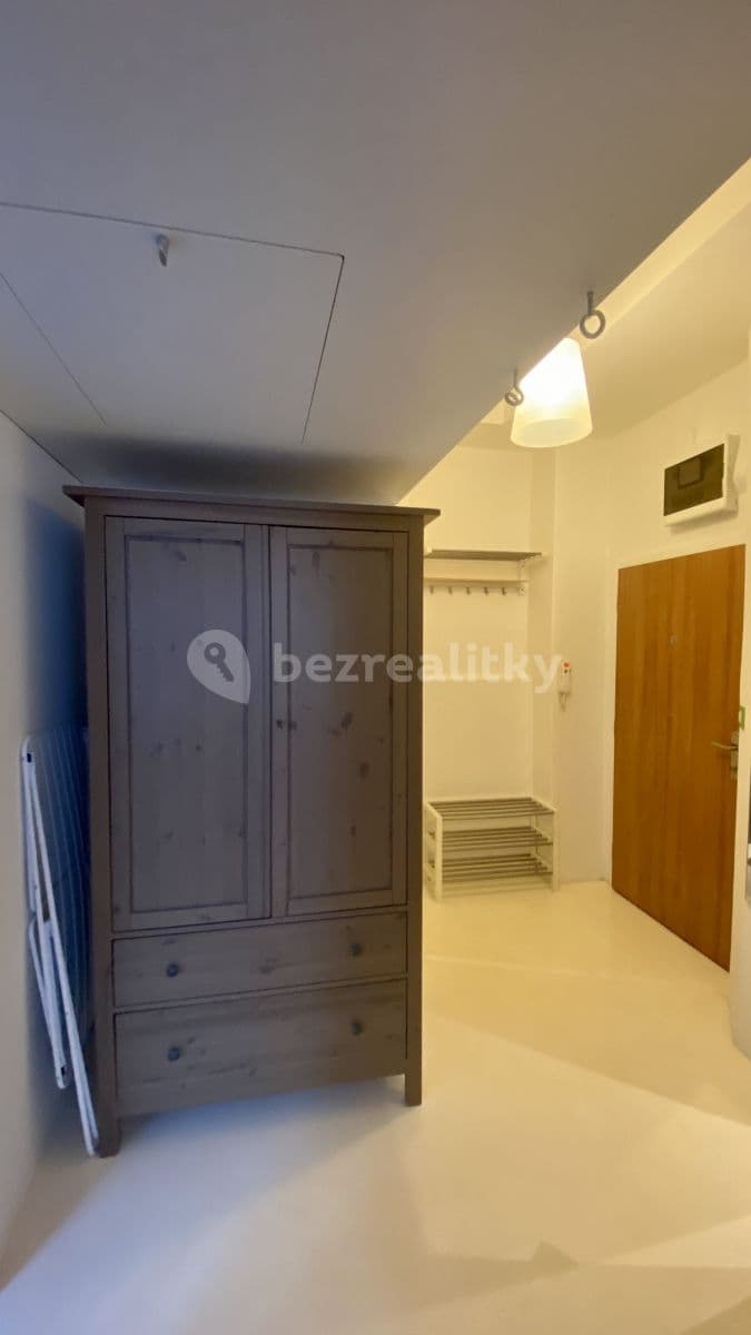 Prenájom bytu 1-izbový 45 m², Stupkova, Praha, Praha Prenájom bytu 1-izbový 45 m², Stupkova, Praha, Praha