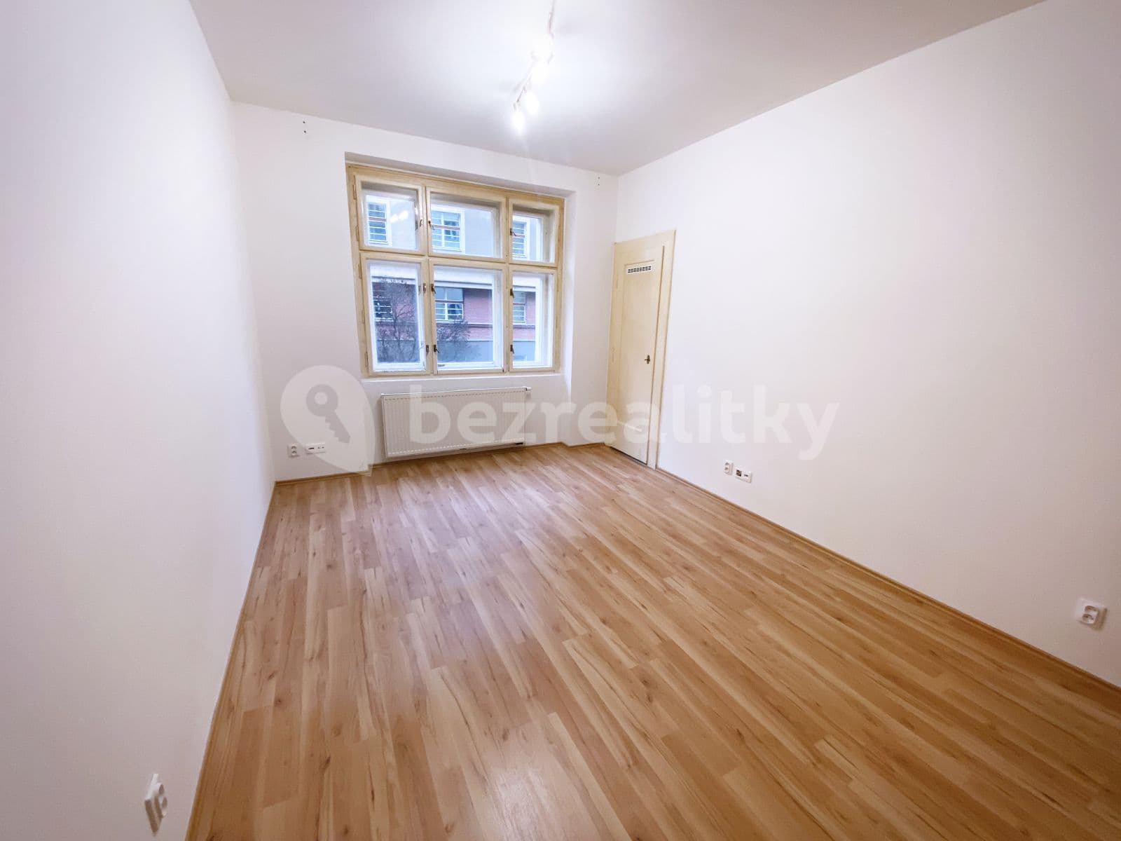 Prenájom bytu 1-izbový 25 m², Bulharská, Praha, Praha Prenájom bytu 1-izbový 25 m², Bulharská, Praha, Praha