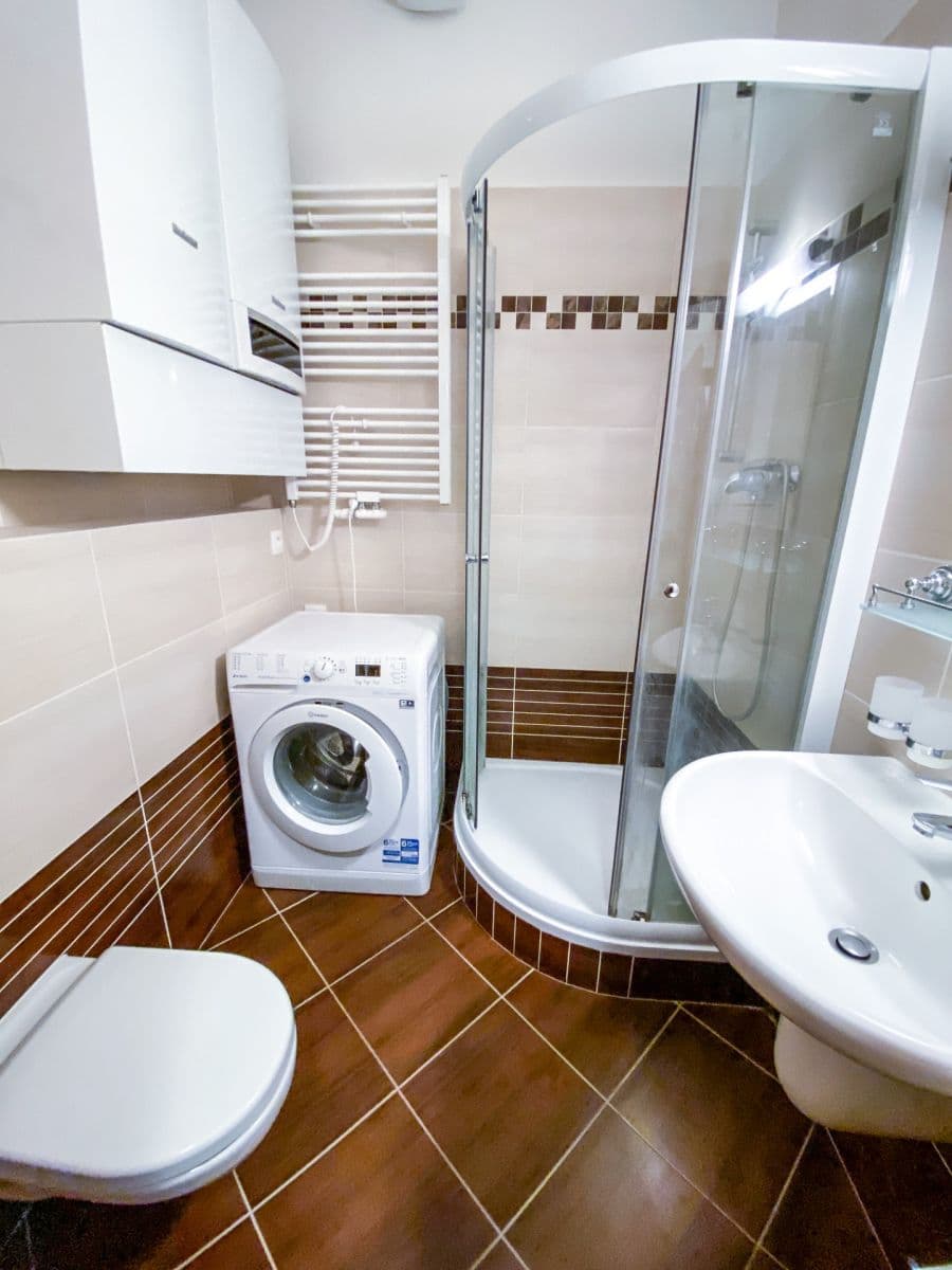 Prenájom bytu 1-izbový 25 m², Bulharská, Praha, Praha Prenájom bytu 1-izbový 25 m², Bulharská, Praha, Praha