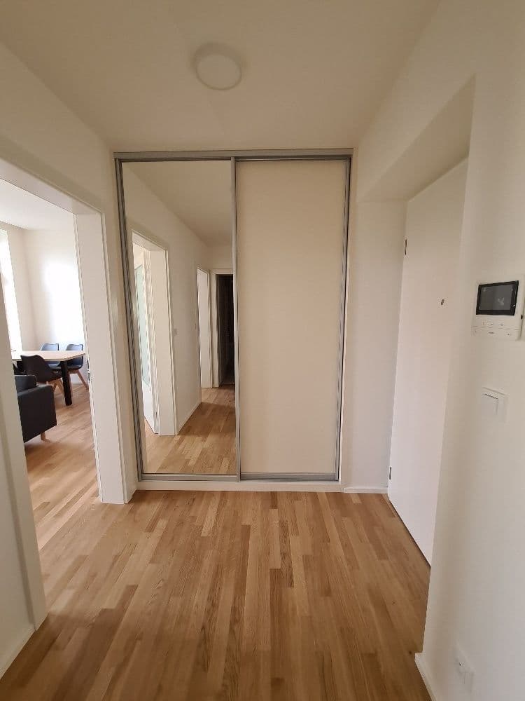 Prenájom bytu 2-izbový 47 m², Tusarova, Praha, Praha Prenájom bytu 2-izbový 47 m², Tusarova, Praha, Praha