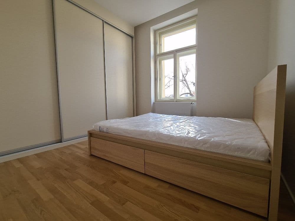Prenájom bytu 2-izbový 47 m², Tusarova, Praha, Praha Prenájom bytu 2-izbový 47 m², Tusarova, Praha, Praha