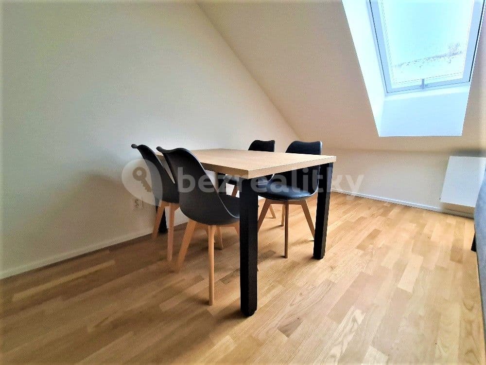 Prenájom bytu 2-izbový 65 m², Tusarova, Praha, Praha Prenájom bytu 2-izbový 65 m², Tusarova, Praha, Praha