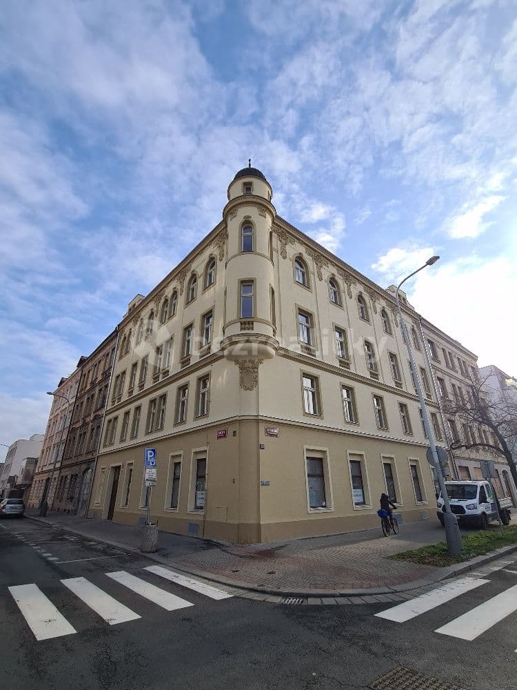 Prenájom bytu 2-izbový 65 m², Tusarova, Praha, Praha Prenájom bytu 2-izbový 65 m², Tusarova, Praha, Praha