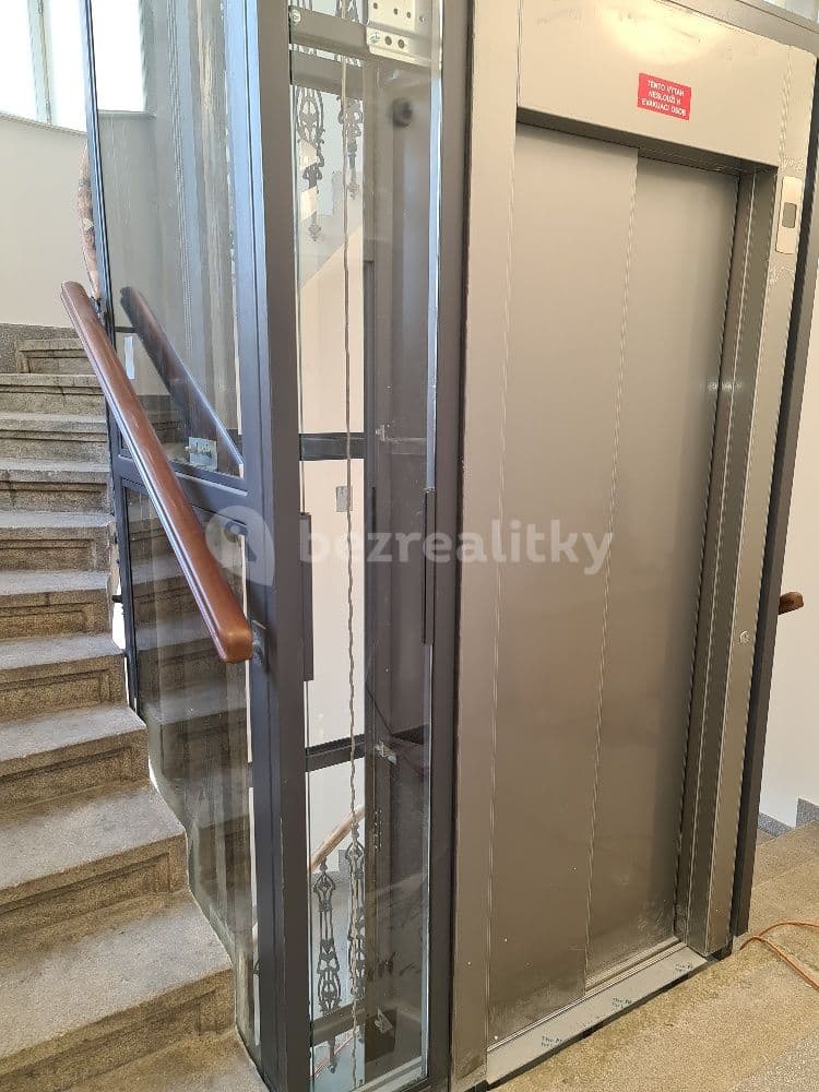 Prenájom bytu 2-izbový 65 m², Tusarova, Praha, Praha Prenájom bytu 2-izbový 65 m², Tusarova, Praha, Praha