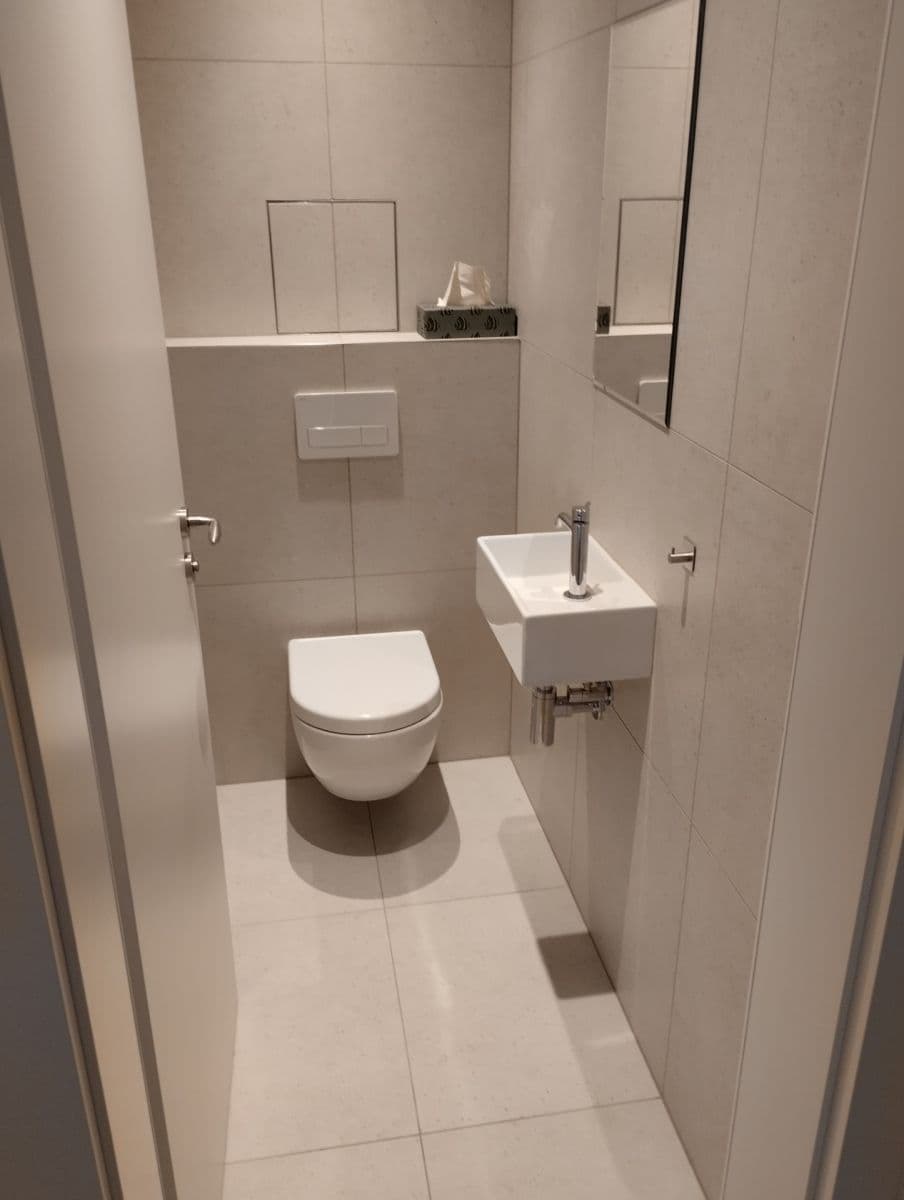 Prenájom bytu 2-izbový 65 m², Tusarova, Praha, Praha Prenájom bytu 2-izbový 65 m², Tusarova, Praha, Praha