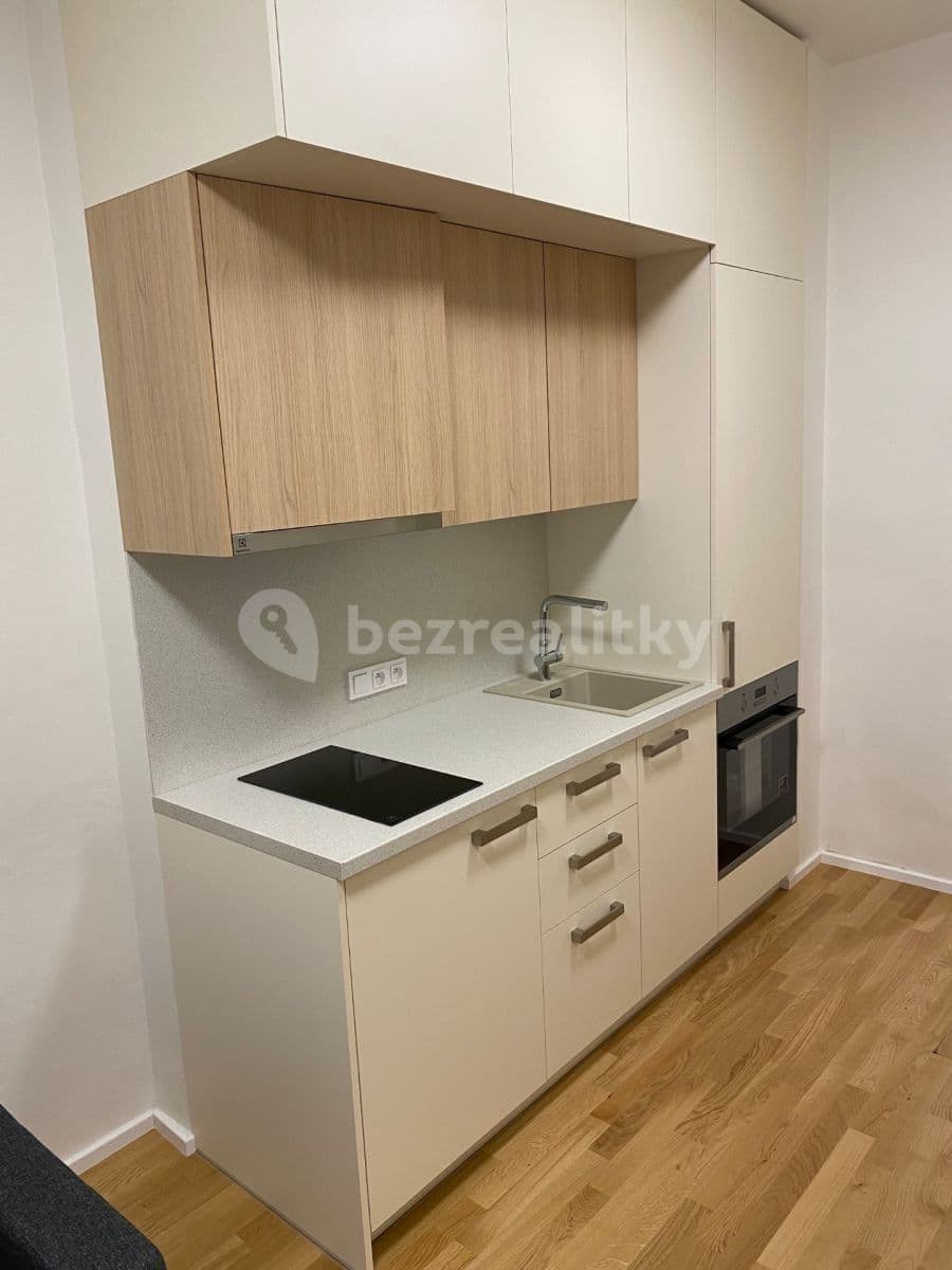 Prenájom bytu 2-izbový 29 m², Tusarova, Praha, Praha Prenájom bytu 2-izbový 29 m², Tusarova, Praha, Praha