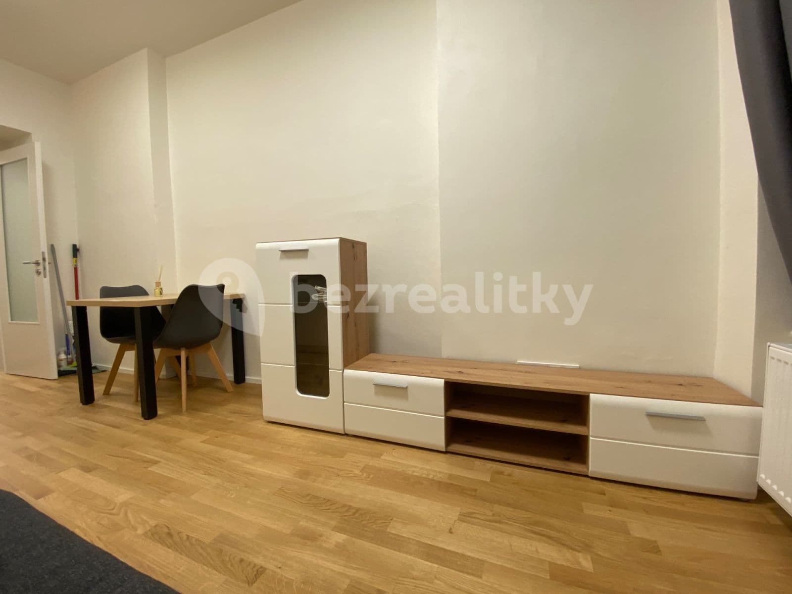 Prenájom bytu 2-izbový 29 m², Tusarova, Praha, Praha Prenájom bytu 2-izbový 29 m², Tusarova, Praha, Praha