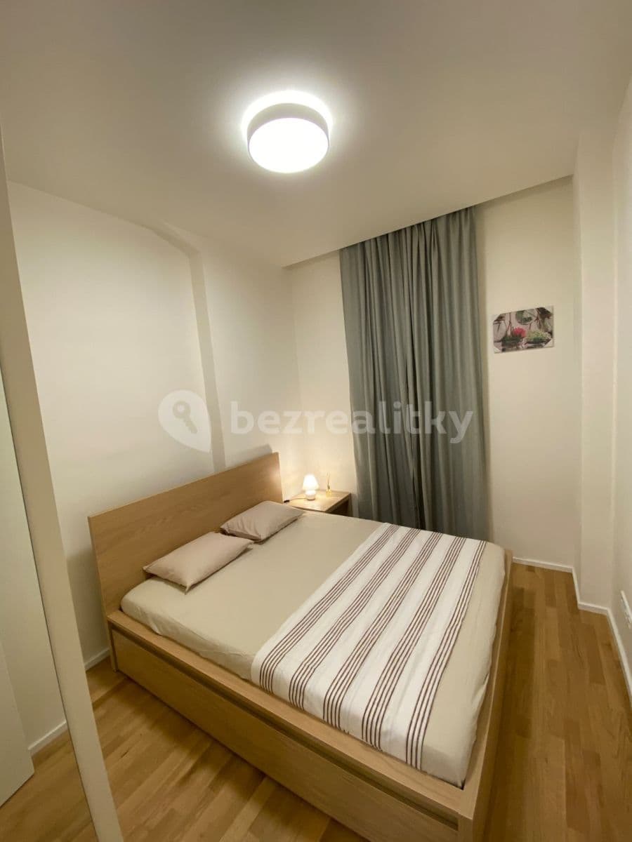 Prenájom bytu 2-izbový 29 m², Tusarova, Praha, Praha Prenájom bytu 2-izbový 29 m², Tusarova, Praha, Praha