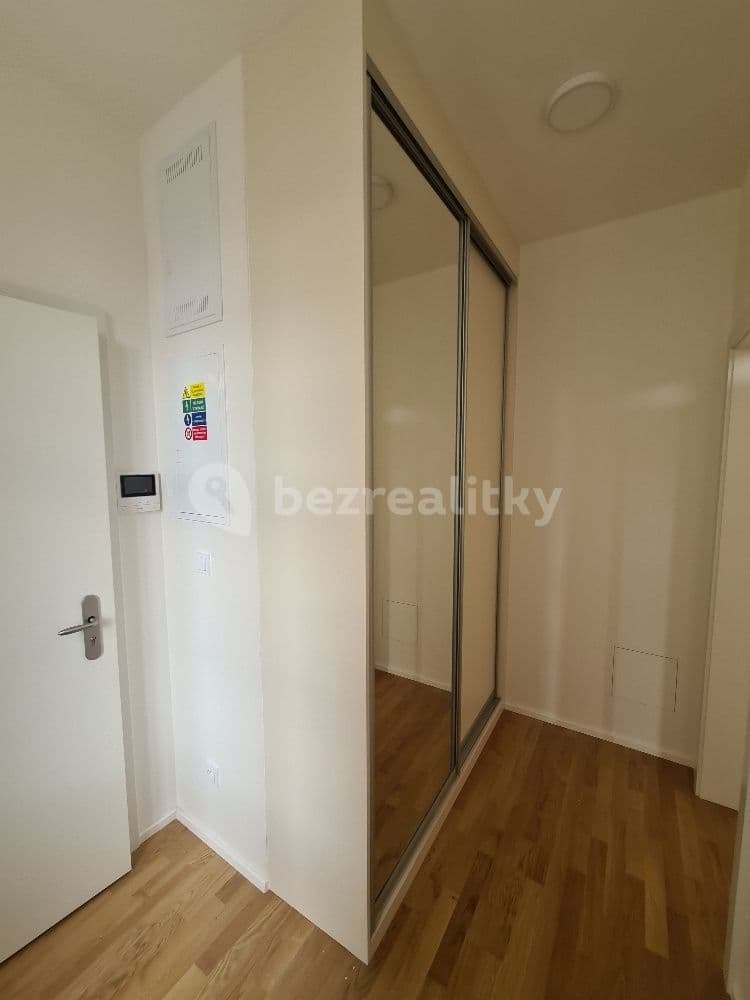 Prenájom bytu 2-izbový 47 m², Tusarova, Praha, Praha Prenájom bytu 2-izbový 47 m², Tusarova, Praha, Praha