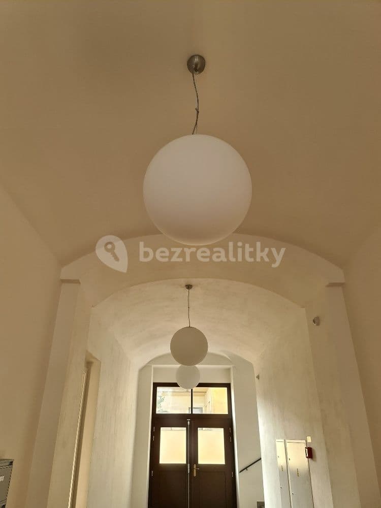 Prenájom bytu 2-izbový 47 m², Tusarova, Praha, Praha Prenájom bytu 2-izbový 47 m², Tusarova, Praha, Praha
