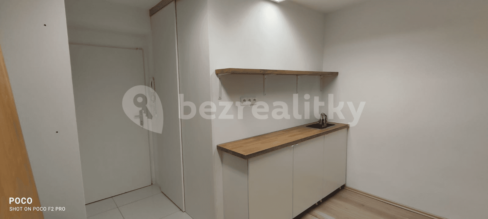 Prenájom nebytového priestoru 16 m², Klánovická, Praha, Praha Prenájom nebytového priestoru 16 m², Klánovická, Praha, Praha